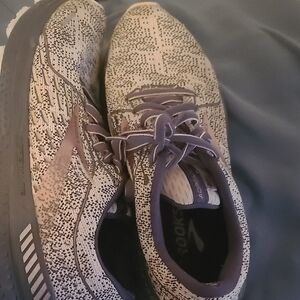 Brooks Women's Running Shoes - Purple and Cream